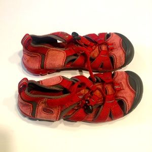 Keen Big Kids Size 3 Red Sandals Waterproof Hiking
